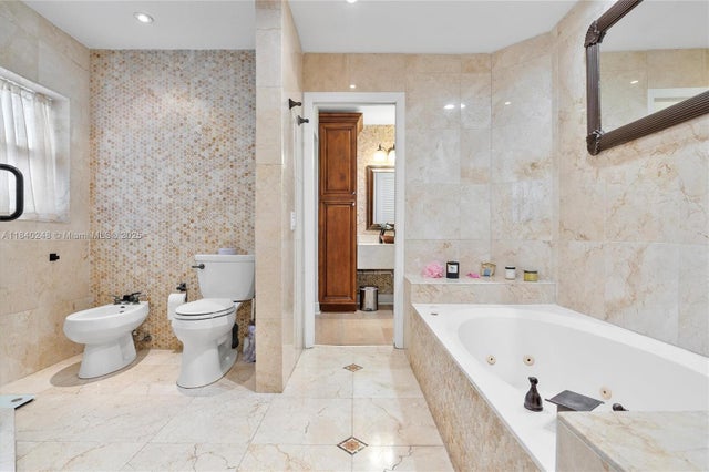 3 of 67 - 6478 Nw 113th Pl, Doral, FL