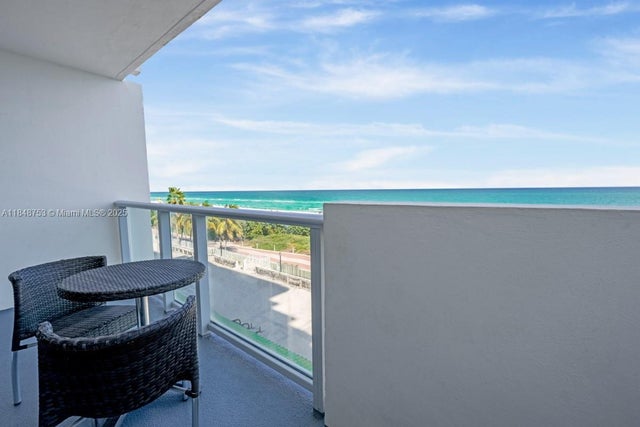 4 of 35 - 5601 Collins Ave 511, Miami Beach, FL