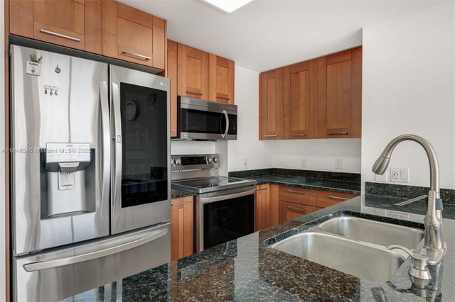 3 of 21 - 4100 Salzedo St 601, Coral Gables, FL
