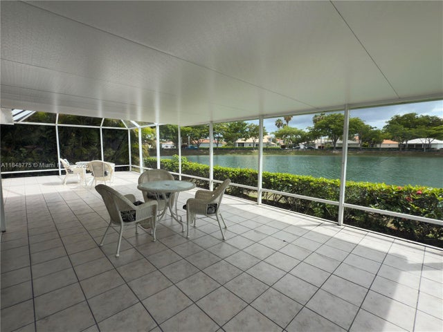 4 of 20 - 645 Se 25th Ln, Homestead, FL