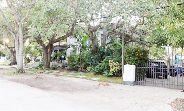 5 of 14 - 1051 Ne 86th St, Miami, FL