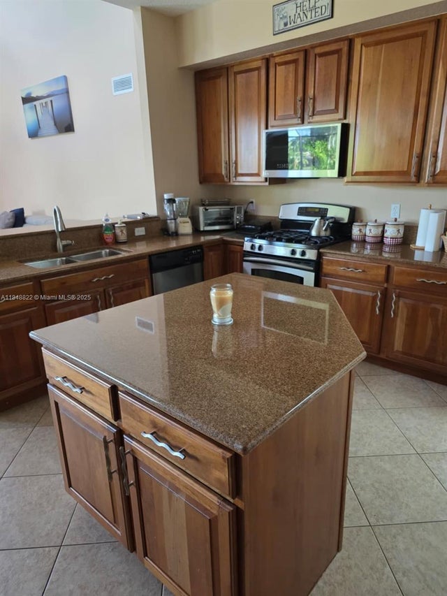 4 of 55 - 4017 W Hamilton Ky, West Palm Beach, FL