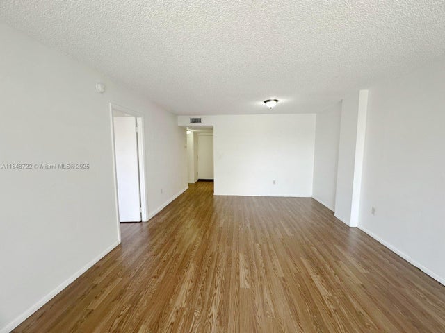 3 of 13 - 15600 Nw 7th Ave 301, Miami, FL