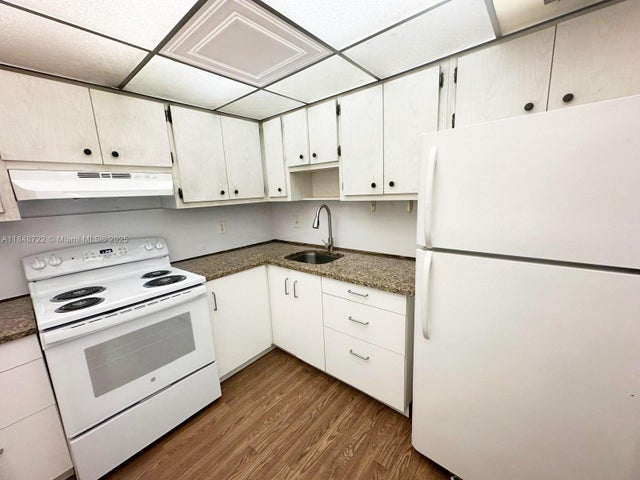 4 of 13 - 15600 Nw 7th Ave 301, Miami, FL
