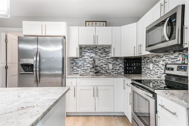 3 of 27 - 1633 Sw 30th Ave, Fort Lauderdale, FL