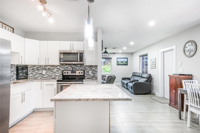 4 of 27 - 1633 Sw 30th Ave, Fort Lauderdale, FL