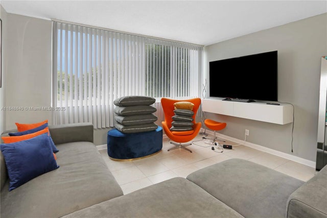 4 of 30 - 9001 Sw 77th Ave C304, Miami, FL