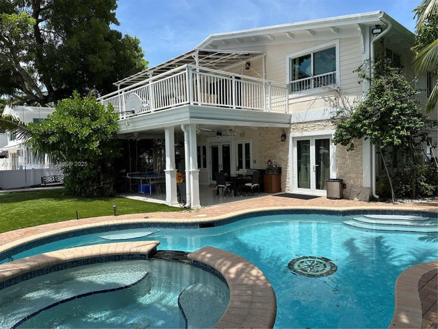 1 of 40 - 1524 Argyle Dr, Fort Lauderdale, FL