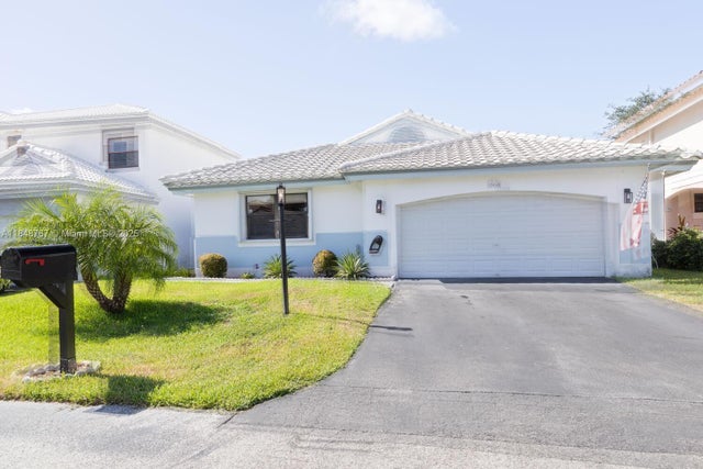 1 of 24 - 15060 Norfolk Ln, Davie, FL