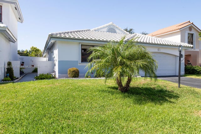 2 of 24 - 15060 Norfolk Ln, Davie, FL