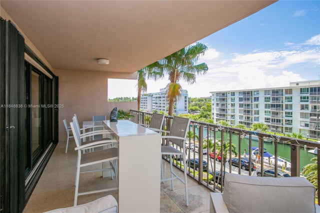 3 of 22 - 1800 Ne 114th St 511, Miami, FL