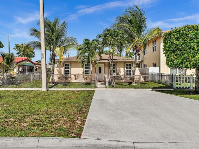 3 of 56 - 17175 Ne 21st Ave, North Miami Beach, FL