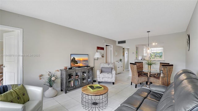 3 of 33 - 4706 Nw 36th St 507, Lauderdale Lakes, FL