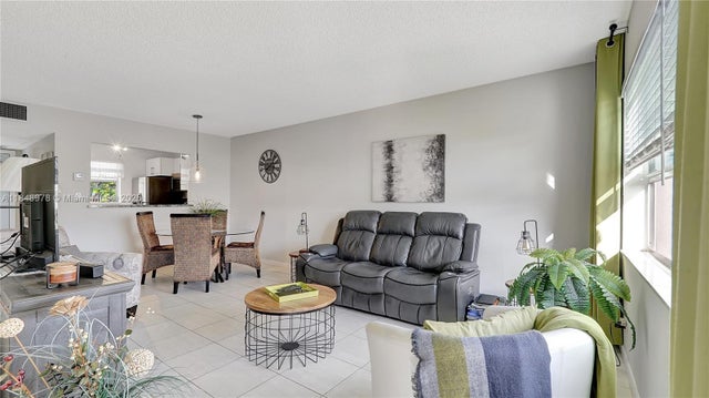 5 of 33 - 4706 Nw 36th St 507, Lauderdale Lakes, FL