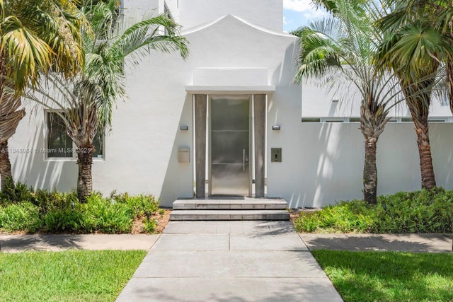 5 of 42 - 3175 Washington St, Miami, FL