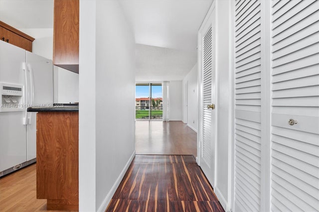 2 of 32 - 2800 W Sunrise Lakes Dr 202, Sunrise, FL