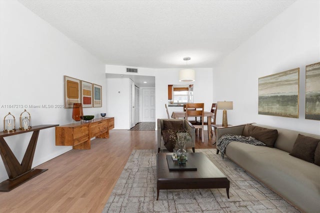 5 of 32 - 2800 W Sunrise Lakes Dr 202, Sunrise, FL