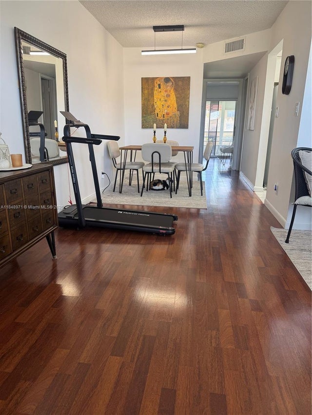 5 of 23 - 9061 Sunrise Lakes Blvd 206, Sunrise, FL