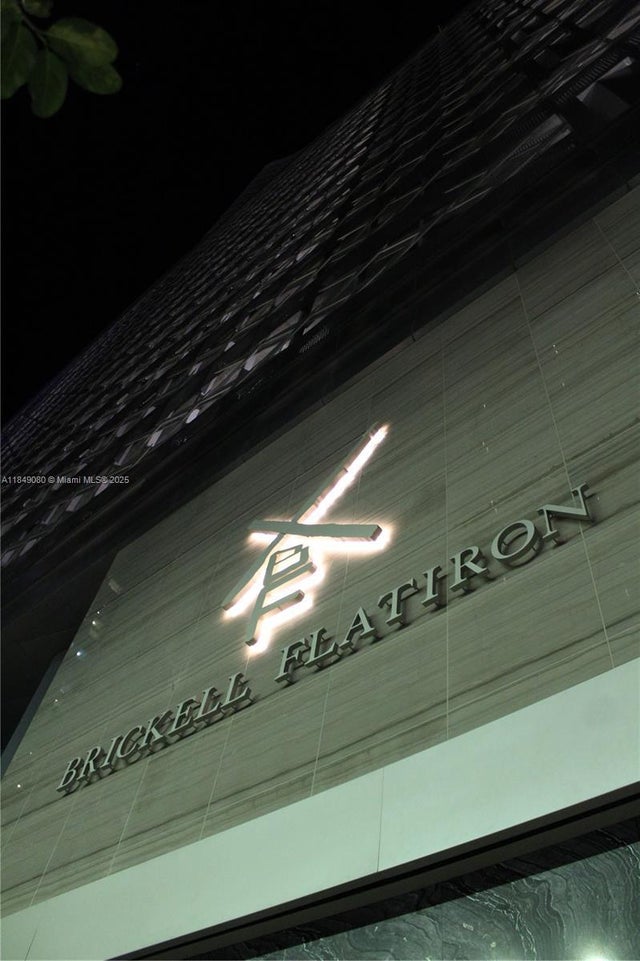 1000 Brickell Plz 1906, Miami