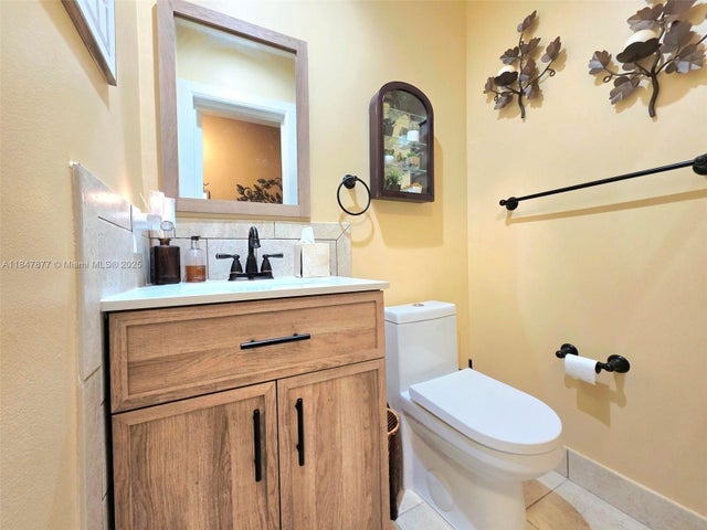 4 of 50 - 6260 Ne 18th Ave 823, Fort Lauderdale, FL
