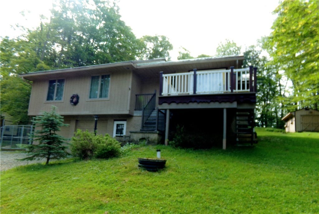 752 Peninsula Drive, Indian Lake Boro