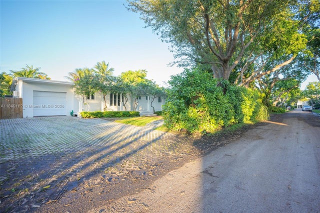 4 of 36 - 355 Redwood Ln, Key Biscayne, FL