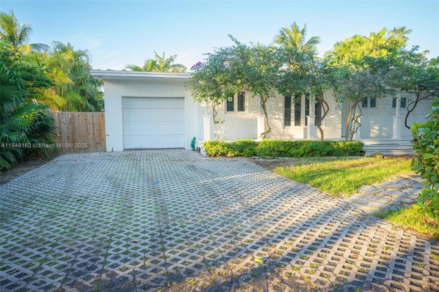 5 of 36 - 355 Redwood Ln, Key Biscayne, FL