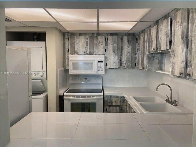 2 of 18 - 10090 Nw 80th Ct 1330, Hialeah Gardens, FL