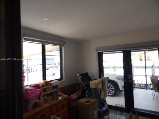 5 of 17 - 1695 W 6th Ave, Hialeah, FL