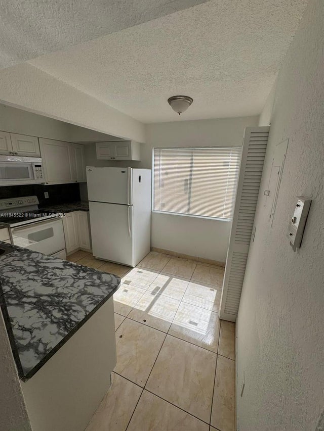 3 of 14 - 2800 Georgia Ave D27, West Palm Beach, FL
