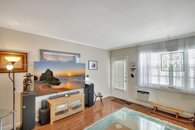 4 of 23 - 717 Espanola Way 210, Miami Beach, FL