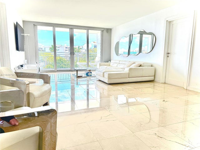 3 of 36 - 9250 W Bay Harbor Dr 5d, Bay Harbor Islands, FL