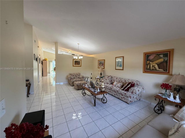 3 of 20 - 16884 Sw 142nd Ct, Miami, FL