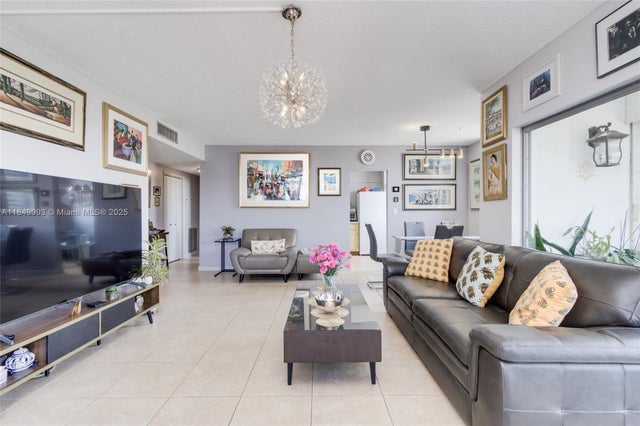 2 of 42 - 4330 Hillcrest Dr 519, Hollywood, FL