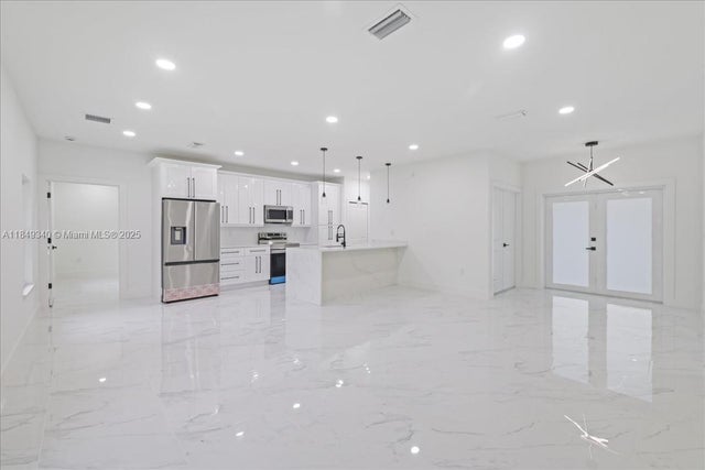 5 of 31 - 2607 W 50 St, Lehigh Acres, FL