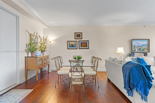 2 of 43 - 733 Crandon Blvd 405, Key Biscayne, FL