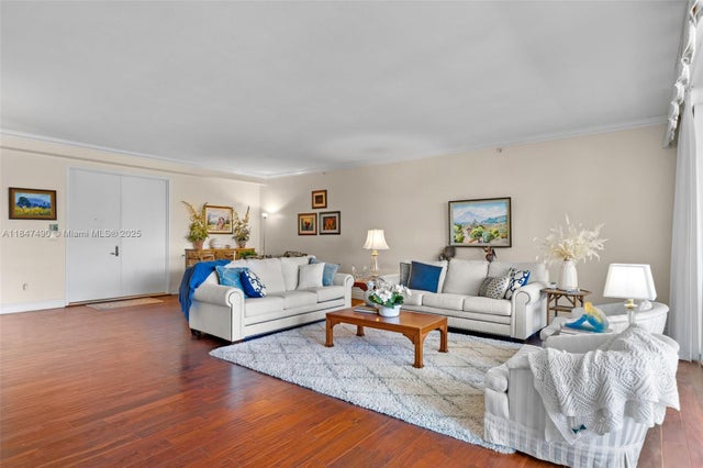 4 of 43 - 733 Crandon Blvd 405, Key Biscayne, FL