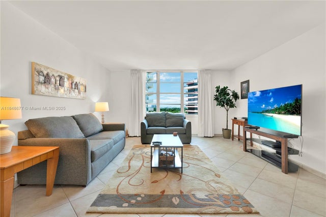 5 of 48 - 5161 Collins Ave 1110, Miami Beach, FL