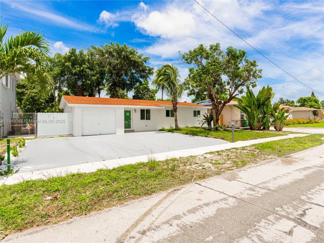 2 of 35 - 254 Sw 4th St, Dania Beach, FL