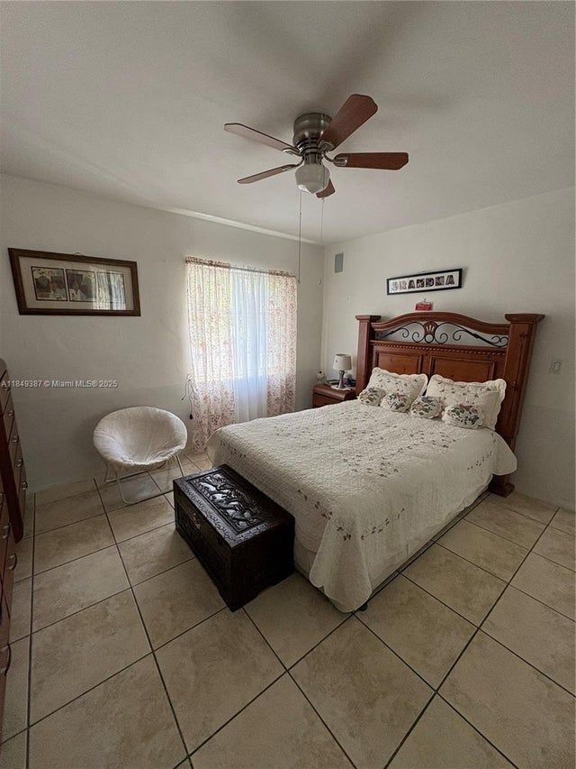 4 of 20 - 168 Nw 39th St, Miami, FL