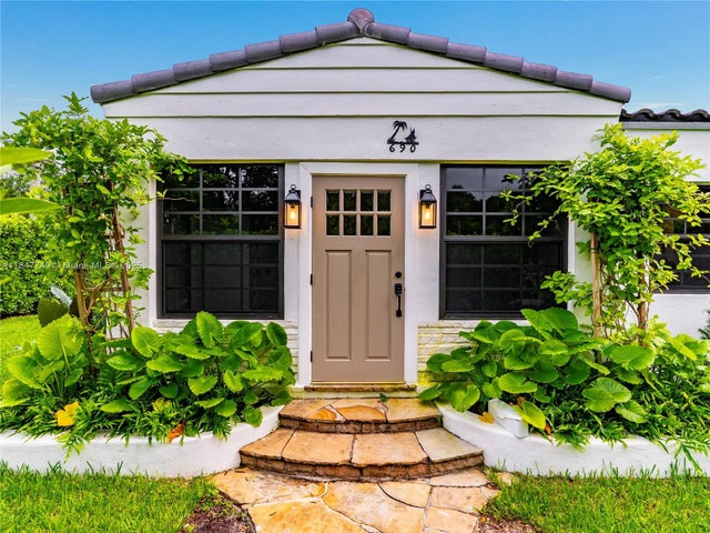 2 of 35 - 690 Ne 118th St, Biscayne Park, FL
