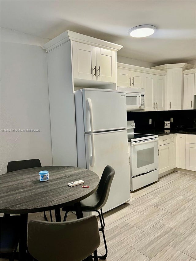 4 of 8 - 7928 Harding Ave 5, Miami Beach, FL
