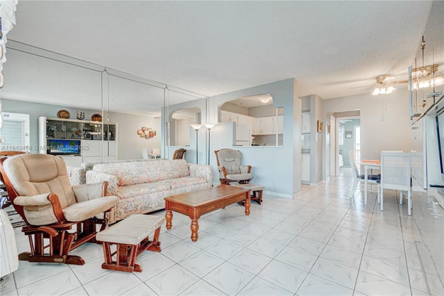 1 of 32 - 800 Sw 10th Ter 20t, Hallandale Beach, FL
