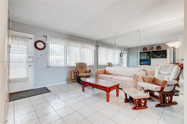 5 of 32 - 800 Sw 10th Ter 20t, Hallandale Beach, FL