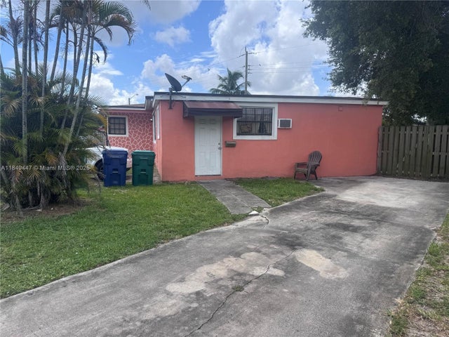 3 of 7 - 1750 Nw 185th St, Miami Gardens, FL