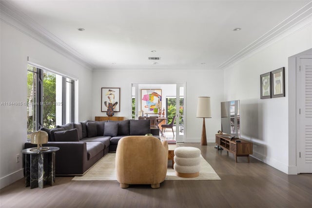 2 of 25 - 1080 Ne 86th, Miami, FL