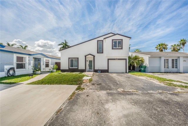 1 of 32 - 18858 Nw 63rd Ct Cir, Hialeah, FL