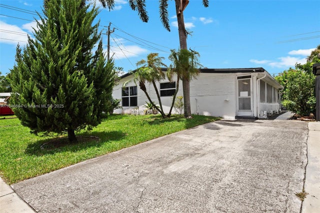 2 of 25 - 3711 Sw 58th Ave, Davie, FL