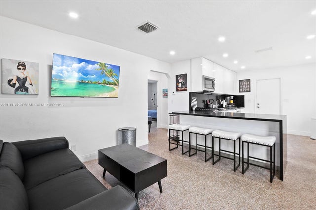 3 of 25 - 3711 Sw 58th Ave, Davie, FL