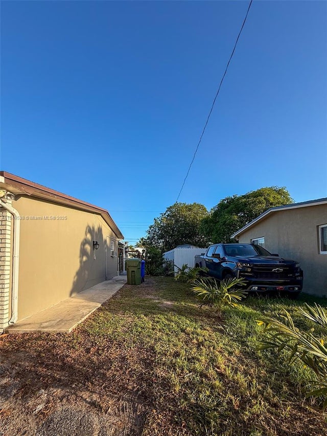 4 of 24 - 7320 Nw 2nd St, Pembroke Pines, FL